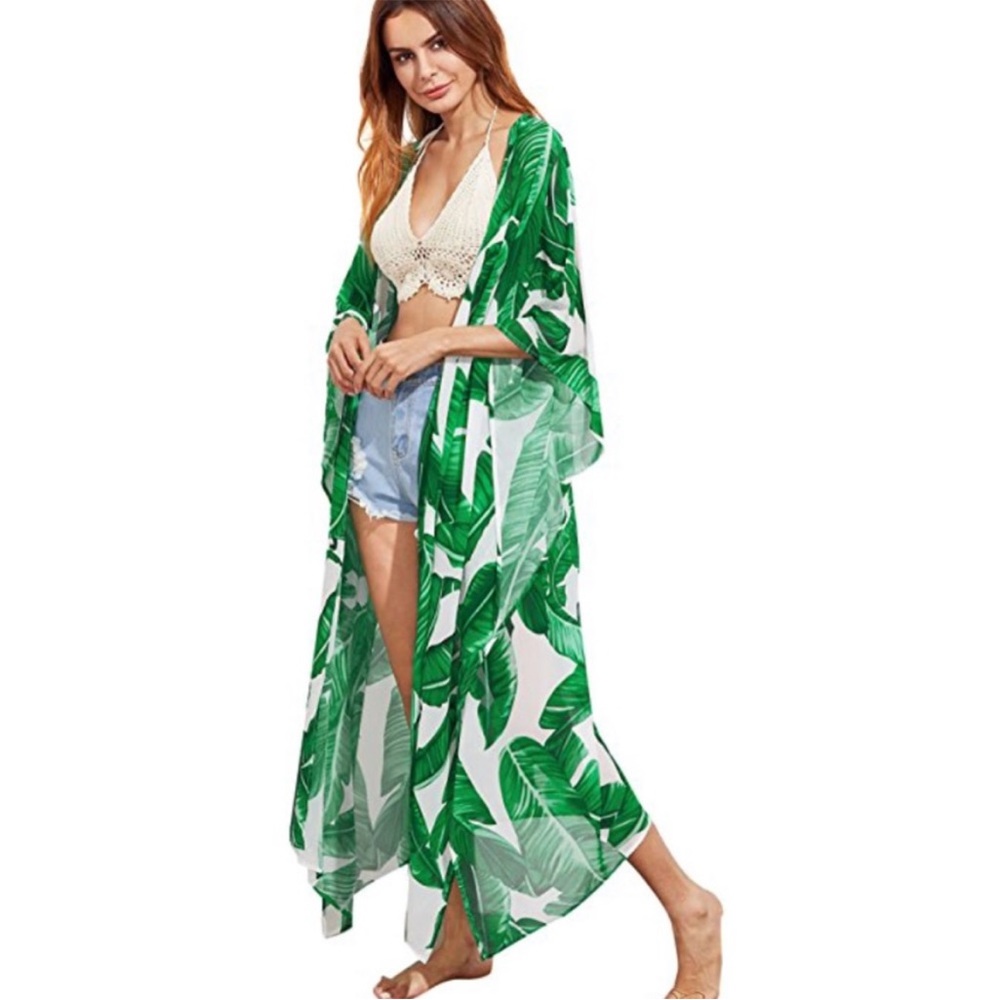 Tropical leaf print kimono 🌿🍃